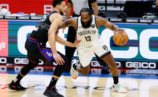 Išsiveržęs NBA mainų ugnikalnis: "Nets" žvaigždė keliasi į Simmonso atsikračiusią Filadelfiją
